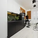 Cozy Poznanska In By Renters Appartement Łódź