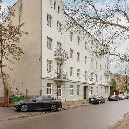 Cozy Poznańska In By Renters