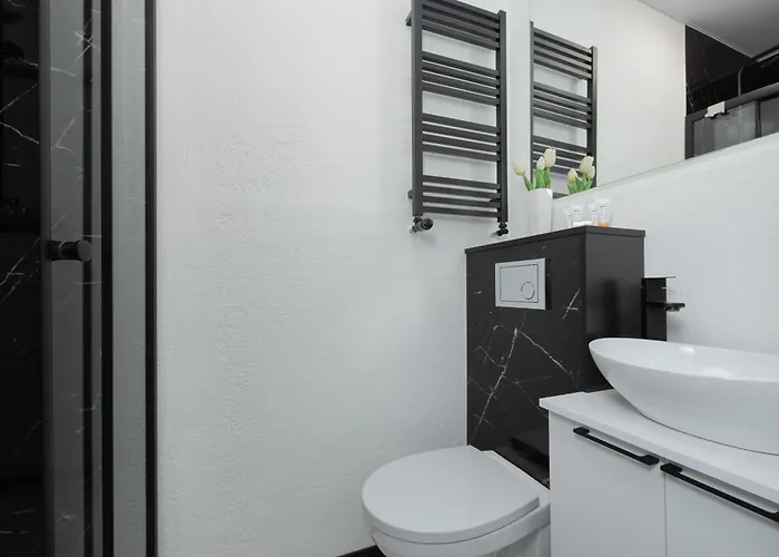 Cozy Poznanska In By Renters